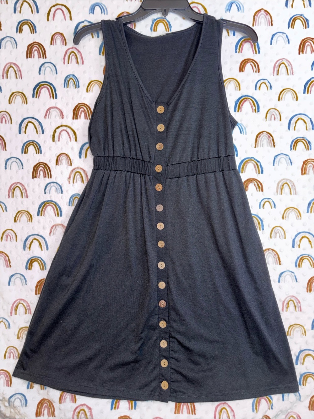 Button-Front Sleeveless Black Midi Dress with Elastic Waist